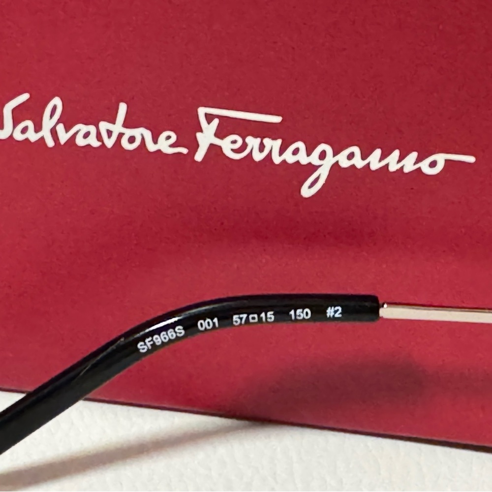 FERRAGAMO unisex sunglasses, NWT - Picture 6 of 15